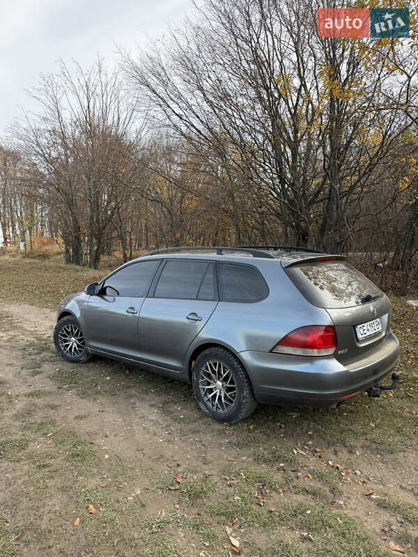 Універсал Volkswagen Golf 2011 в Чернівцях