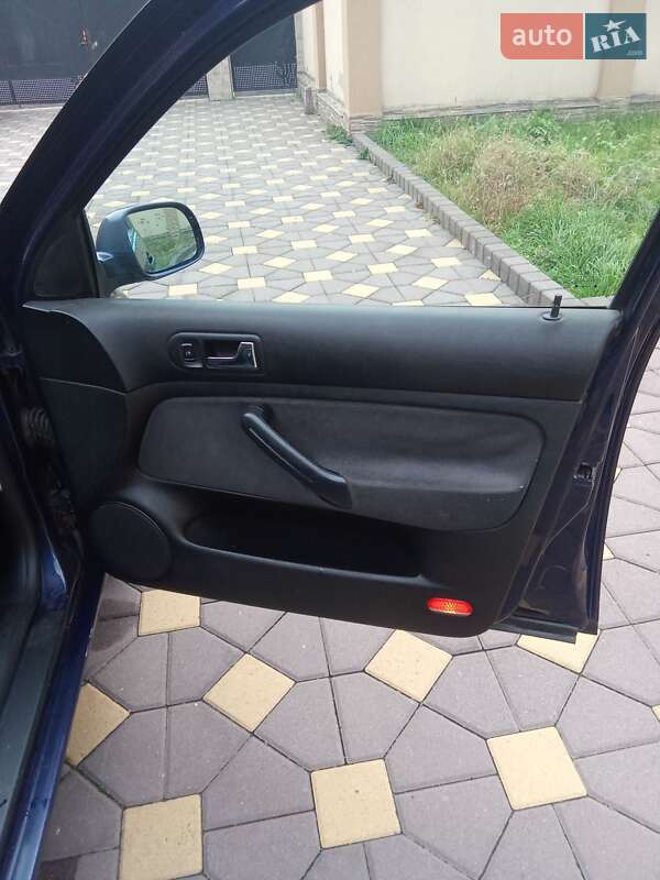 Хетчбек Volkswagen Golf 1997 в Виноградові