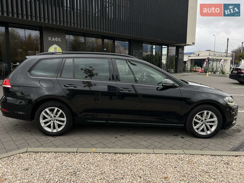 Універсал Volkswagen Golf 2018 в Ужгороді
