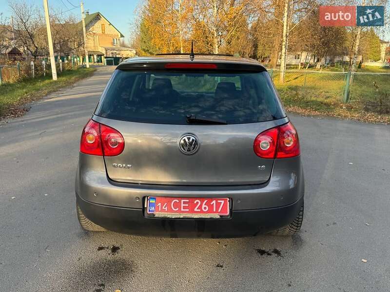 Хэтчбек Volkswagen Golf 2007 в Надворной