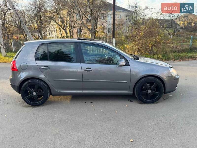 Хэтчбек Volkswagen Golf 2007 в Надворной