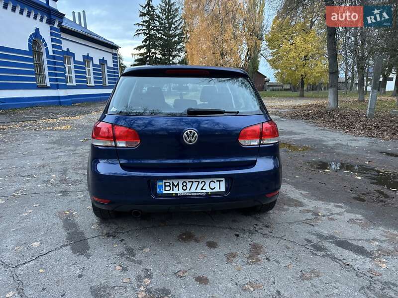 Хэтчбек Volkswagen Golf 2010 в Лебедине