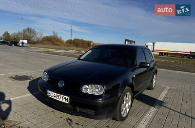 Хетчбек Volkswagen Golf 2003 в Винниках