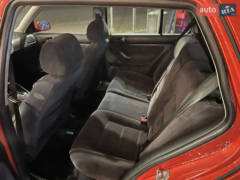 Хэтчбек Volkswagen Golf 1999 в Днепре