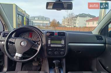 Хетчбек Volkswagen Golf 2008 в Рівному