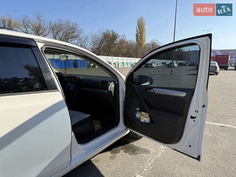 Хетчбек Volkswagen Golf 2009 в Кременчуці