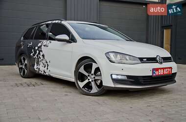 Універсал Volkswagen Golf 2015 в Сарнах