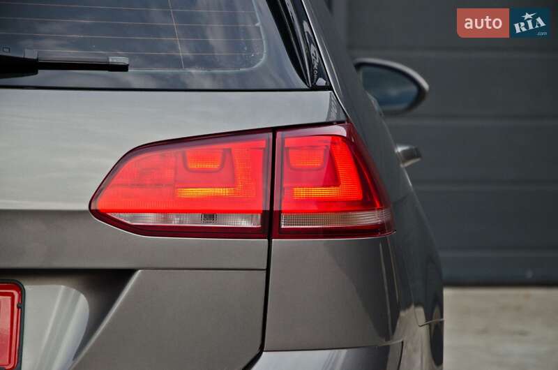 Універсал Volkswagen Golf 2015 в Сарнах