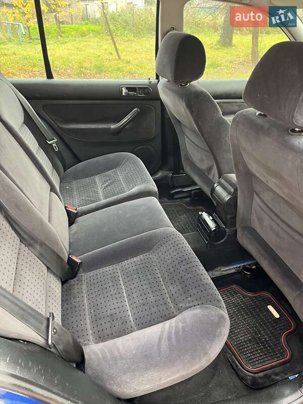 Хетчбек Volkswagen Golf 1998 в Ковелі