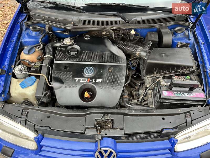 Хетчбек Volkswagen Golf 1998 в Ковелі