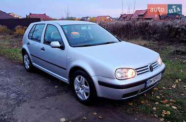 Хетчбек Volkswagen Golf 2002 в Сумах