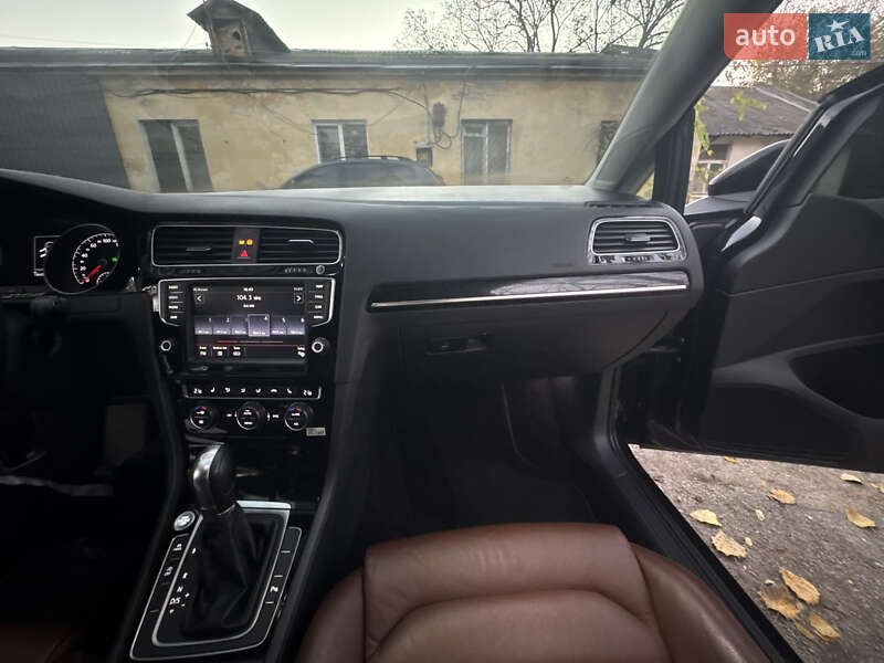 Хэтчбек Volkswagen Golf 2014 в Одессе