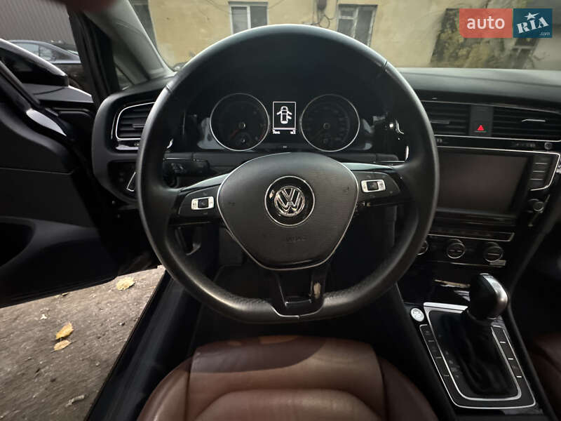 Хэтчбек Volkswagen Golf 2014 в Одессе