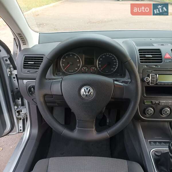 Універсал Volkswagen Golf 2009 в Житомирі