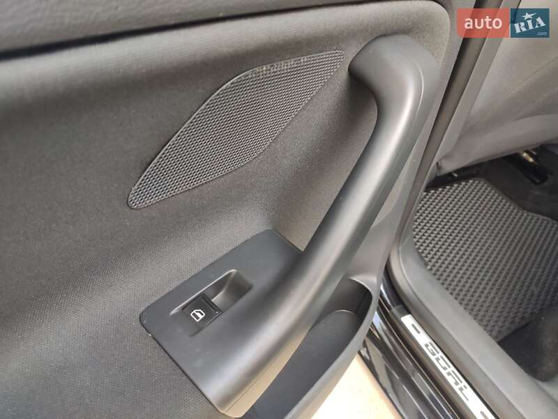 Хэтчбек Volkswagen Golf 2006 в Ковеле