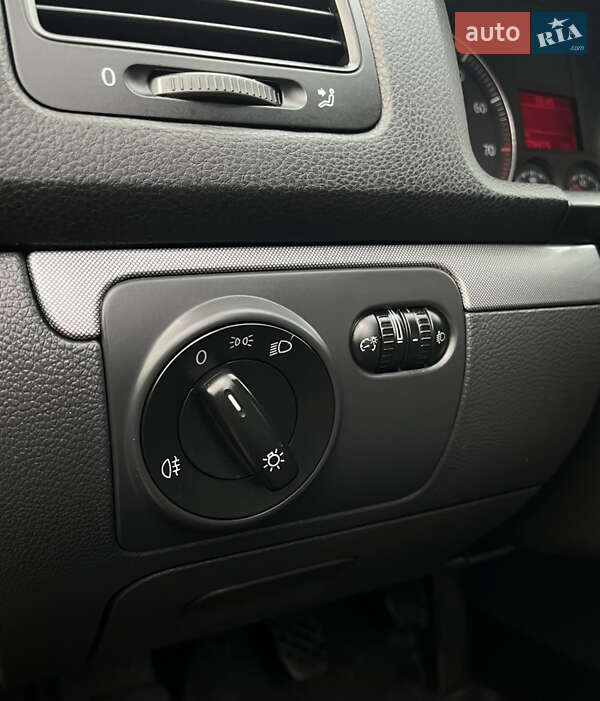 Хэтчбек Volkswagen Golf 2007 в Ровно