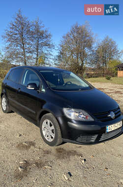 Хетчбек Volkswagen Golf 2005 в Косові