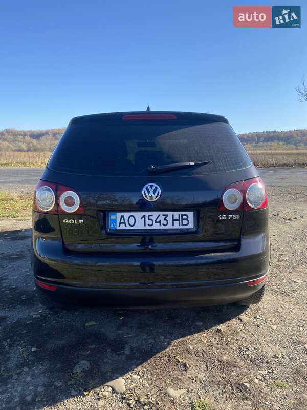 Хэтчбек Volkswagen Golf 2005 в Косове