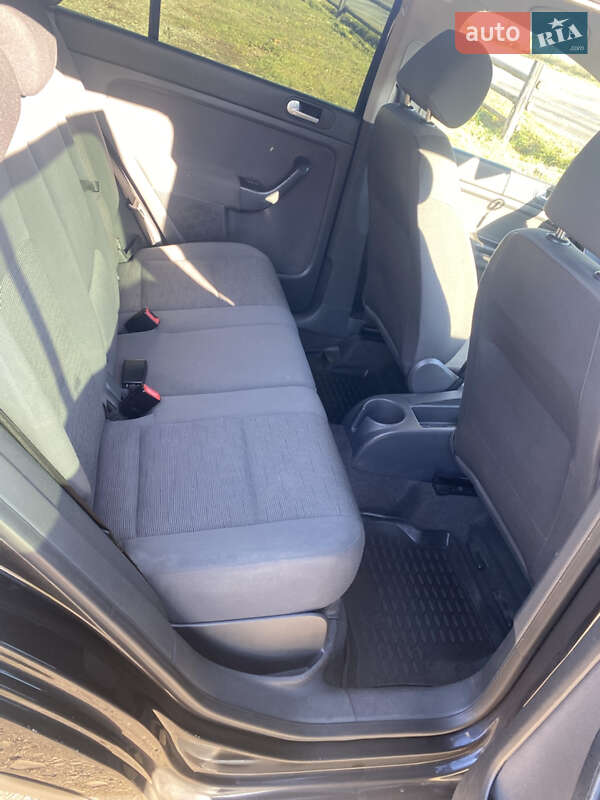 Хэтчбек Volkswagen Golf 2005 в Косове