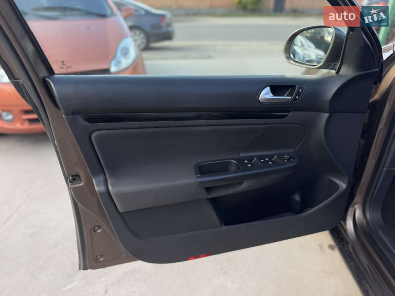 Универсал Volkswagen Golf 2012 в Бердичеве