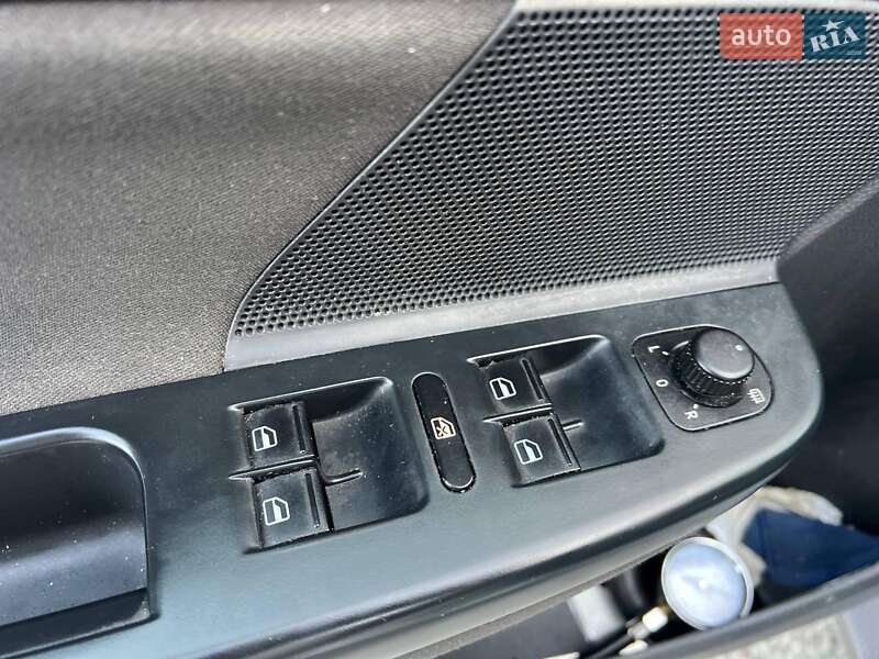 Універсал Volkswagen Golf 2012 в Львові фото 16 Універсал Volkswagen Golf 2012 в Львові