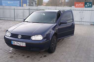 Хетчбек Volkswagen Golf 2003 в Кропивницькому
