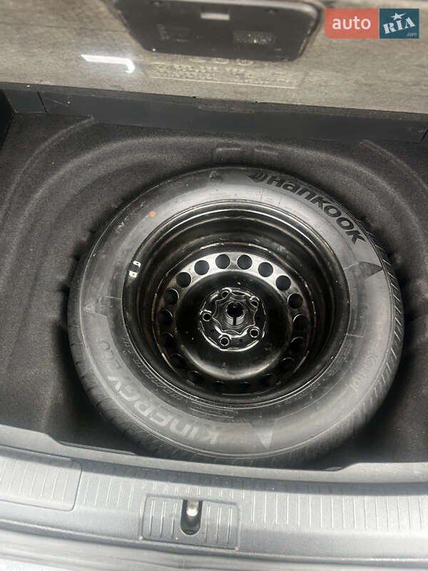 Универсал Volkswagen Golf 2016 в Тернополе