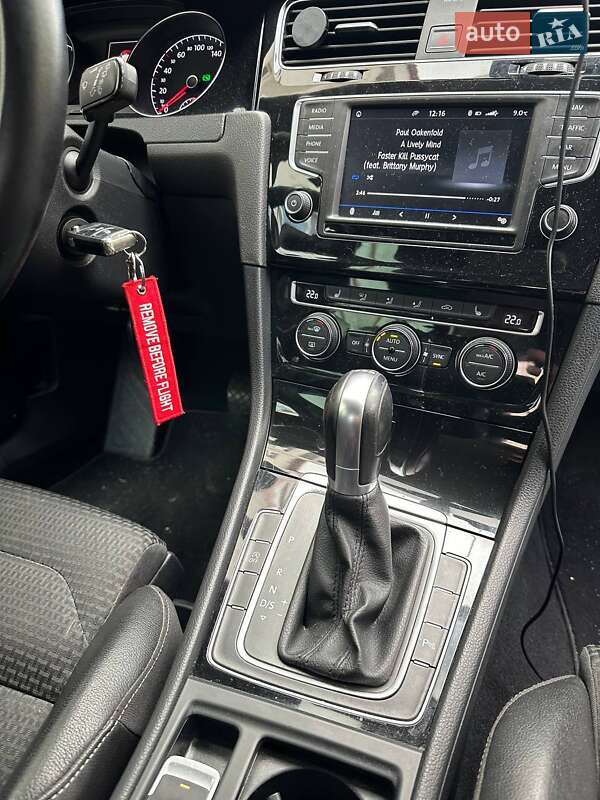 Универсал Volkswagen Golf 2016 в Тернополе