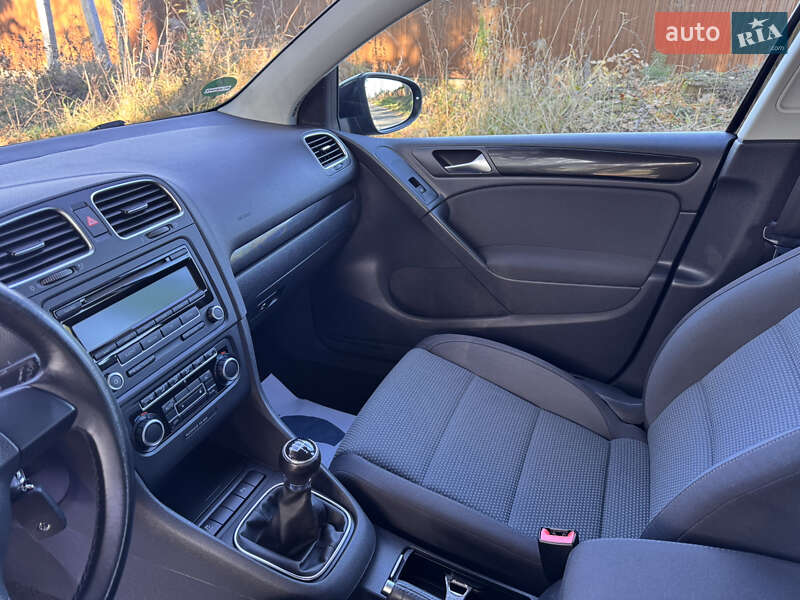 Хэтчбек Volkswagen Golf 2011 в Виннице