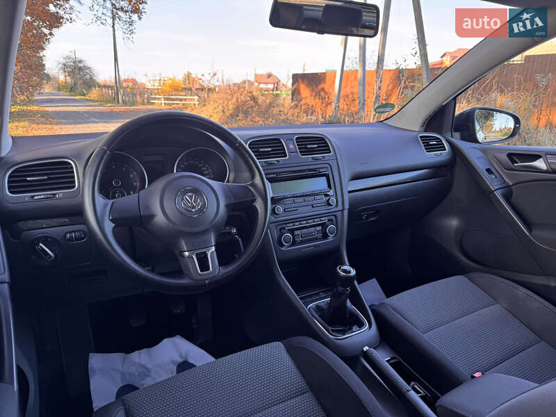 Хэтчбек Volkswagen Golf 2011 в Виннице