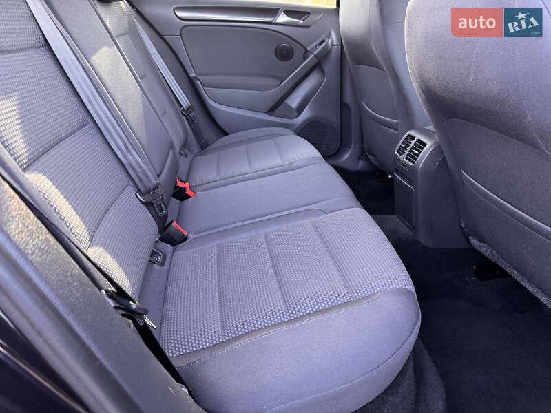 Хэтчбек Volkswagen Golf 2011 в Виннице