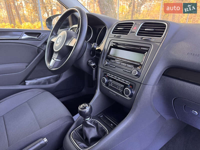 Хэтчбек Volkswagen Golf 2011 в Виннице
