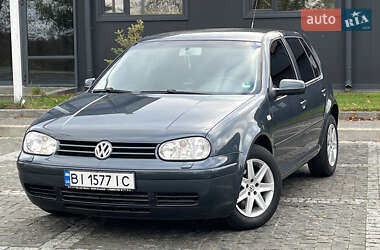 Хетчбек Volkswagen Golf 2003 в Пирятині