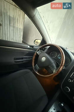 Хэтчбек Volkswagen Golf 2004 в Тернополе