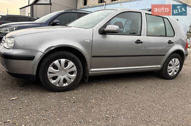 Хетчбек Volkswagen Golf 2002 в Самборі