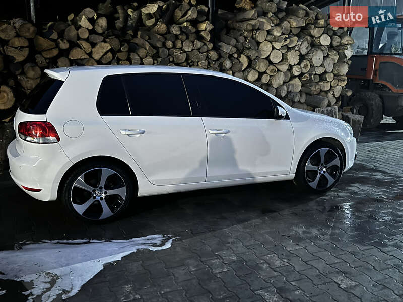 Хэтчбек Volkswagen Golf 2009 в Луцке