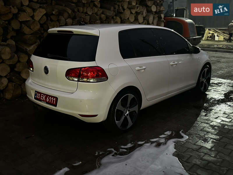 Хэтчбек Volkswagen Golf 2009 в Луцке