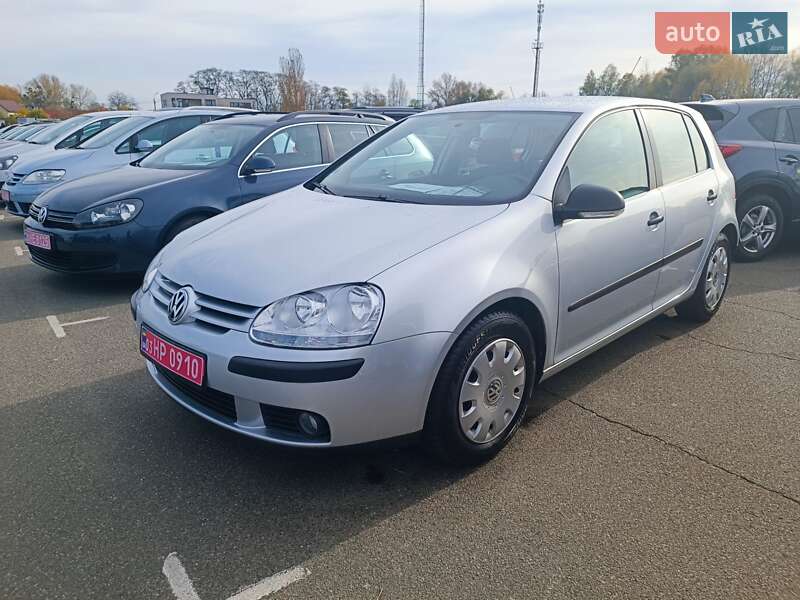Хэтчбек Volkswagen Golf 2009 в Киеве
