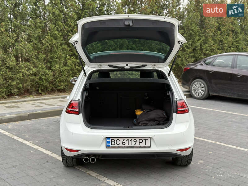 Хэтчбек Volkswagen Golf 2015 в Городке