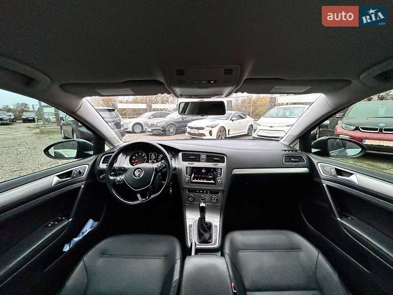 Універсал Volkswagen Golf 2015 в Одесі