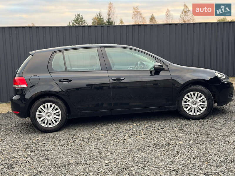 Хэтчбек Volkswagen Golf 2009 в Луцке