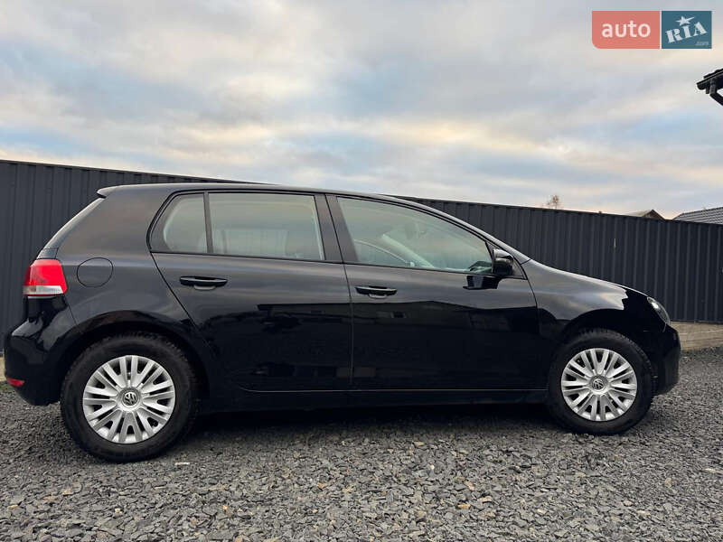 Хэтчбек Volkswagen Golf 2009 в Луцке