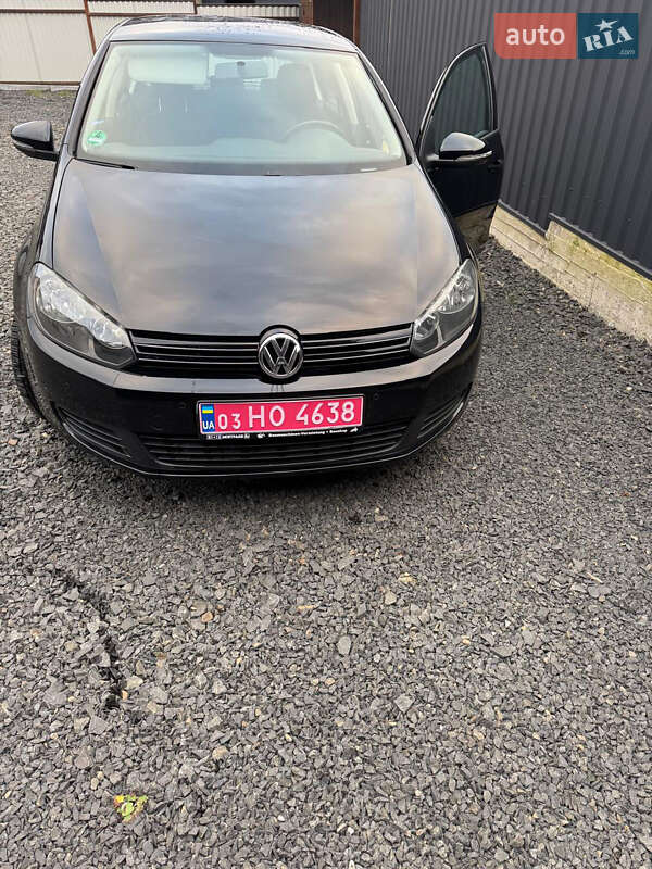 Хэтчбек Volkswagen Golf 2009 в Луцке