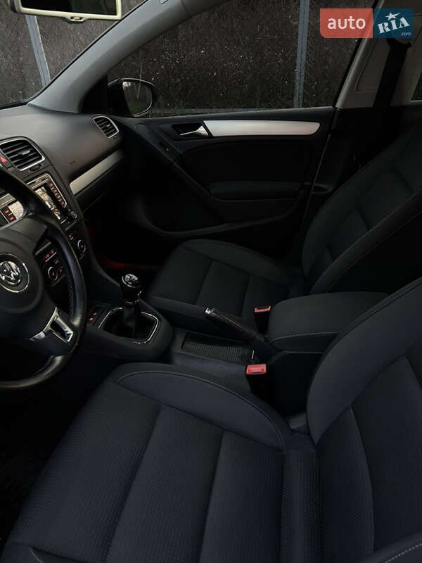 Хэтчбек Volkswagen Golf 2011 в Черкассах