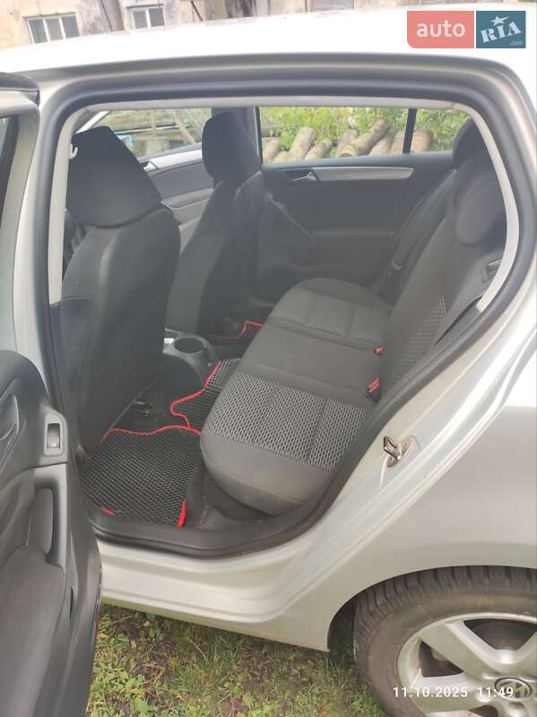 Хетчбек Volkswagen Golf 2009 в Вінниці
