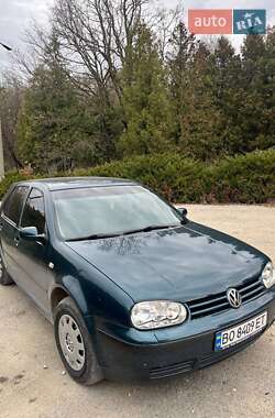 Хэтчбек Volkswagen Golf 2001 в Чорткове