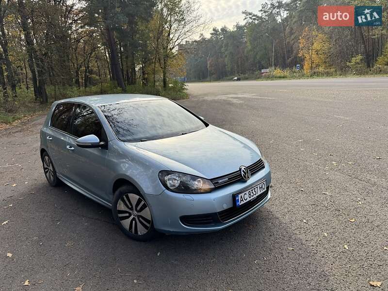 Хэтчбек Volkswagen Golf 2010 в Луцке фото Хэтчбек Volkswagen Golf 2010 в Луцке