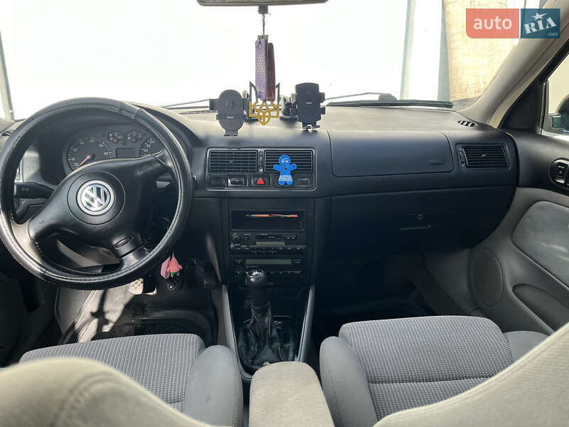 Хэтчбек Volkswagen Golf 2000 в Каменец-Подольском