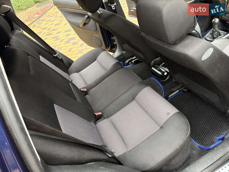 Універсал Volkswagen Golf 2002 в Могилів-Подільському