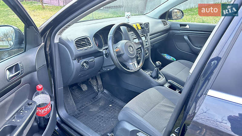 Универсал Volkswagen Golf 2010 в Сумах